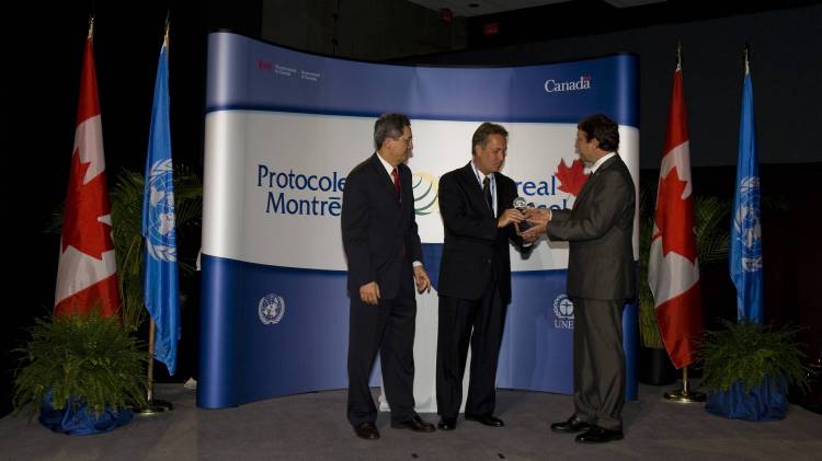 Marco Gonzalez, Executive Secretary, Ozone Secretariat,Montreal Protocol Award-Charles Welch, Executive Director, The Ozone Hole Inc.  and Achim Steiner, Executive Director, United Nations Environment Programme